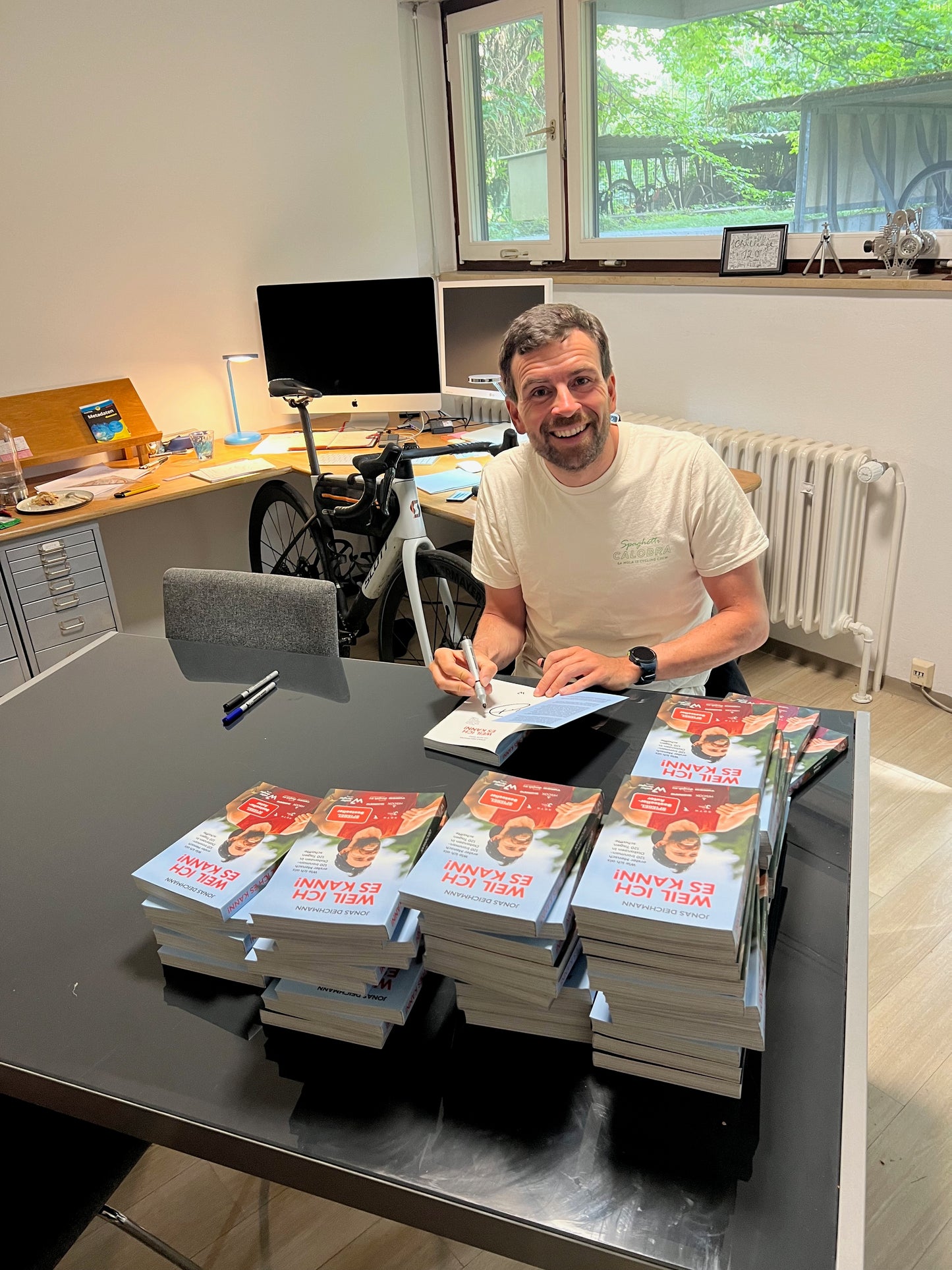 Weihnachtsaktion: Signierte Sonderausgabe von Jonas Deichmann: Weil ich es kann!